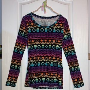 Long sleeve No Boundaries top